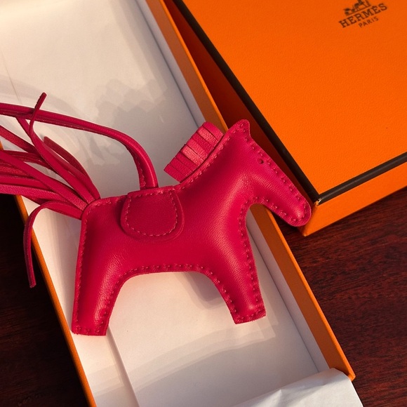 Authentic Hermès Pegasus Rodeo Bag Charm PM – Rose Azalée (Stamp Y) - Picture 5 of 13
